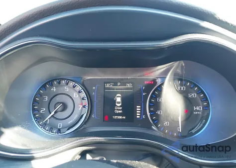 2015 Chrysler 200 S z USA, uszkodzony, nr VIN 1C3CCCBG9FN517877